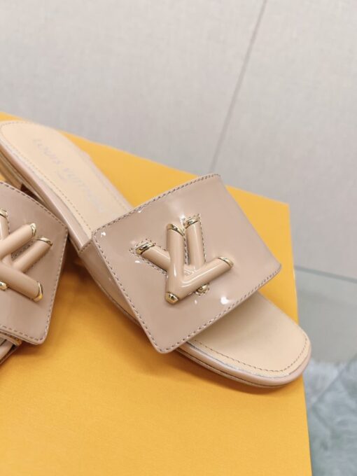 LV Slipper Sandal - Image 5