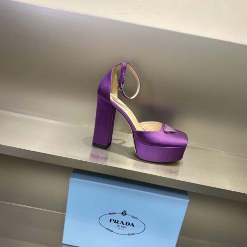 Prada Pumps