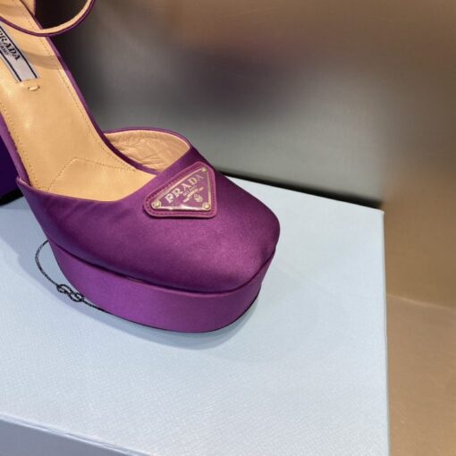 Prada Pumps