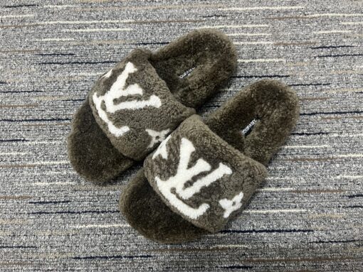 LV Slipper