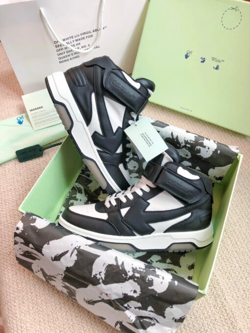 Off White Low Sartorial Stitching Sneaker Black & White