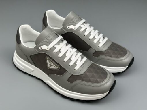 Prada Sneaker Beige Grey