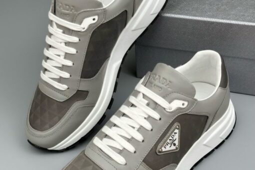 Prada Sneaker Beige Grey