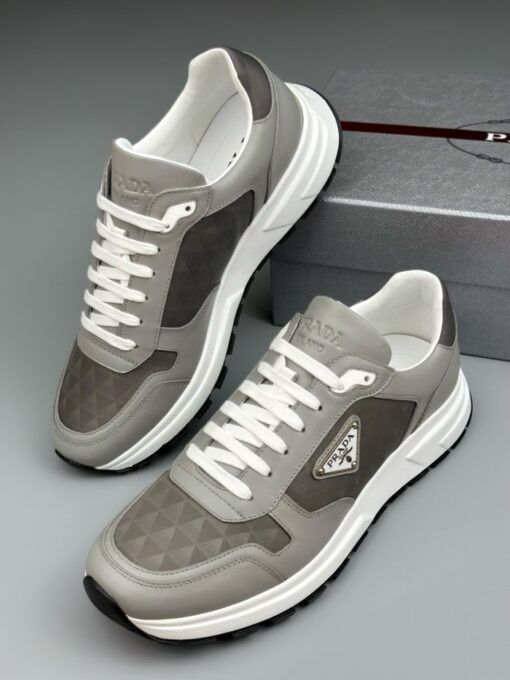 Prada Sneaker Beige Grey