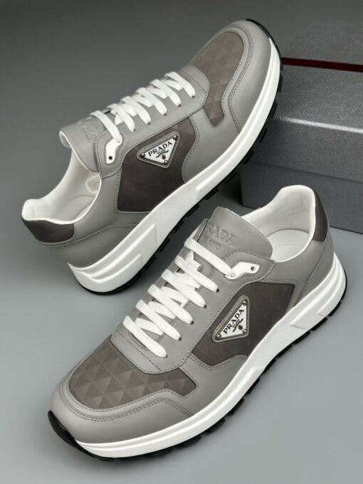 Prada Sneaker Beige Grey