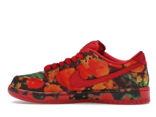 Nike SB Dunk Low The Wizard of Oz Poppy Field - Image 2